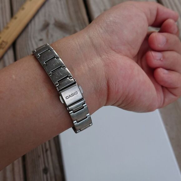 Casio LTP2046A-2A Crystal Accented Bracelet Watch - Picture 4 of 9